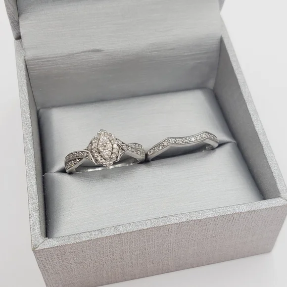 Marquise Diamond Wedding Ring Set - Picture 7 of 7